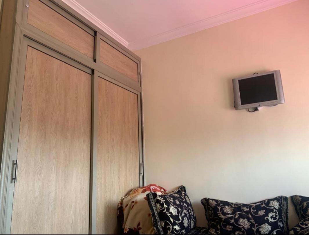 Adorable Apartamento A 8 Min Del Aeropuerto De Casablanca,Wifi Ultra Rapido Y Parking Gratis Derroua Luaran gambar